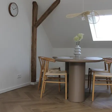 Traumwohnung Ueber Den Daechern Von Fuer 4 Personen Im Zentrum Apartmán